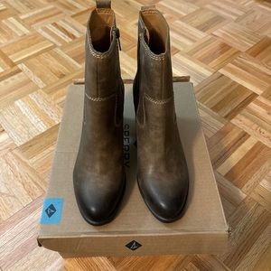 Sperry boots